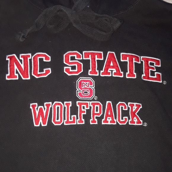 NC State University Hoodie Wolfpack - Picture 2 of 5